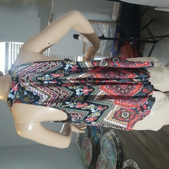H.I.P Sleeveless Top size L - Picture 3 of 5